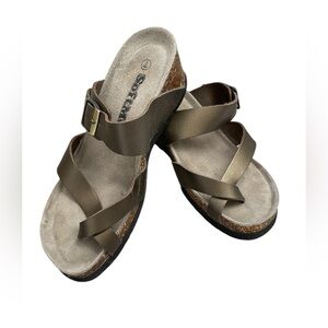 Brown Comfort Sandals with Crossover Straps